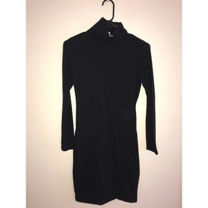 • Little black turtle neck dress - long sleeve •